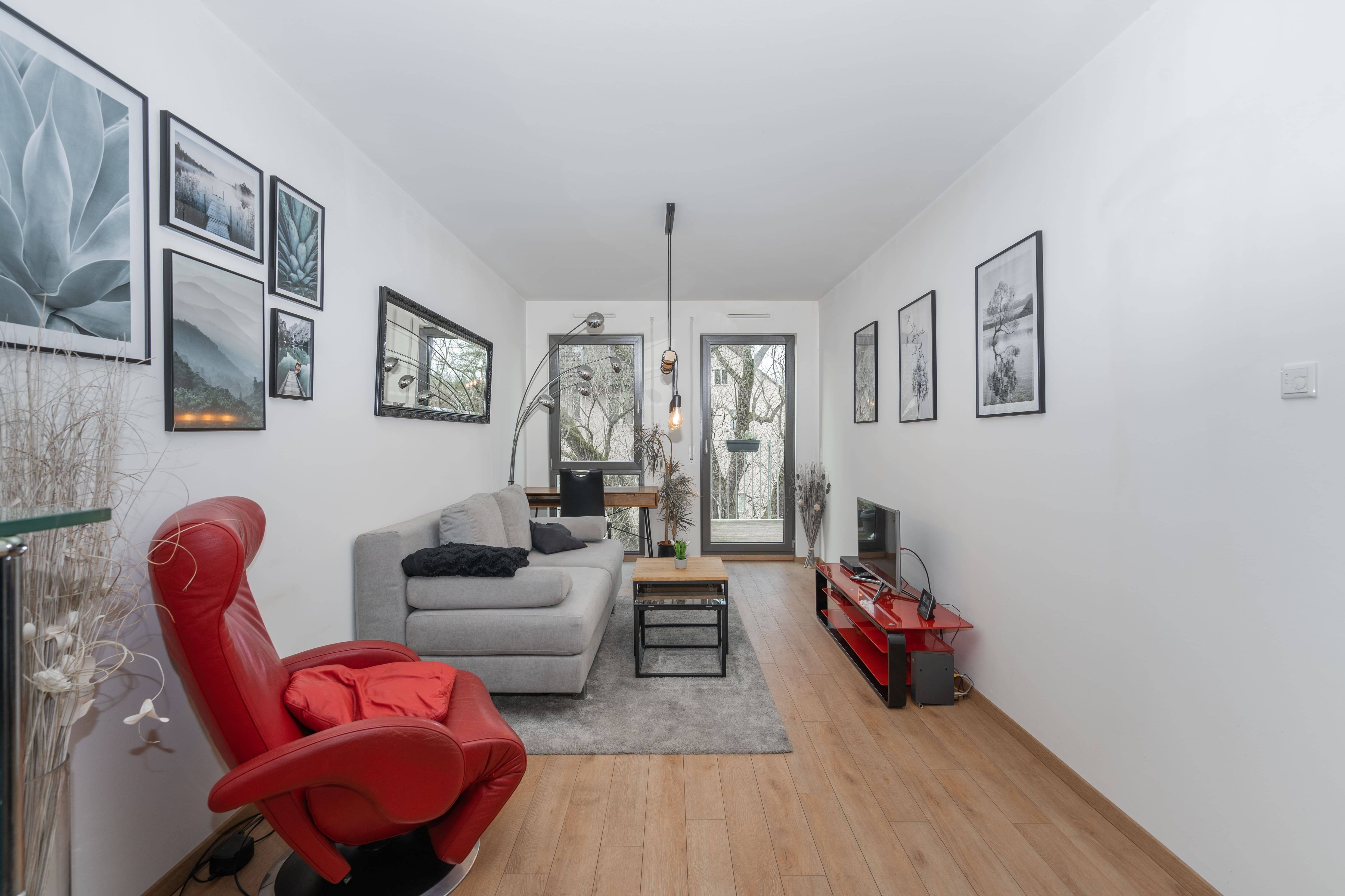 Exklusive möblierte 2-Zimmer-Wohnung mit Balkon inkl. Nebenkosten, Strom & Internet - Photo 1