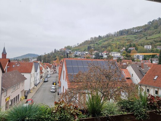 Dachstudio mit Loggia in zentraler Lage zu verkaufen