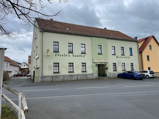 Mehrfamilienhaus mit ehemaligem Gasthof und Einliegerwohnungen sucht neue Eigentümer