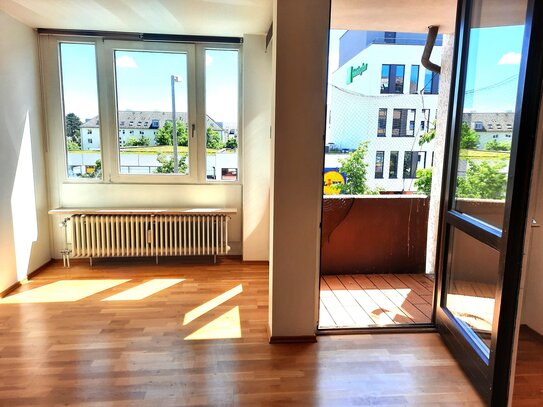 sonnige 2 Zi, Whg, in guter Innenstadtlage, saniert, hochwertige EBK, Balkon und Loggia