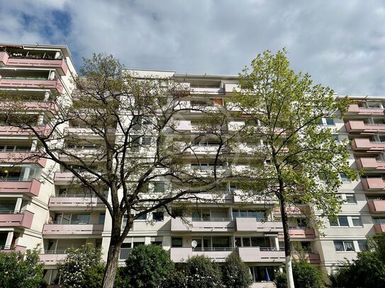 2-Zimmer-Wohnung mit Balkon und Tiefgaragenstellplatz in Germering