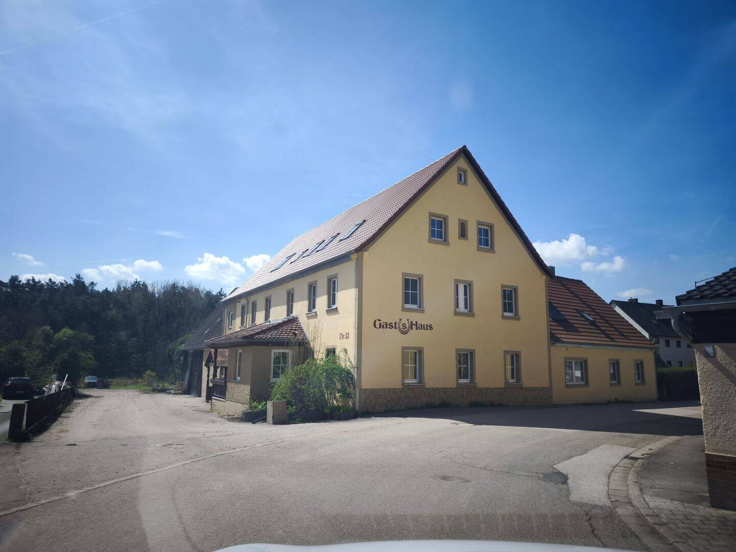                                                               voll m&ouml;bliertes Zimmer mit separatem Bad (Studenten, Pendler)                                                       in Claffheim (Ansbach)
