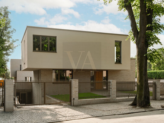 Designervilla am privaten Seeufer von Am Großen Wansee zu vermieten.