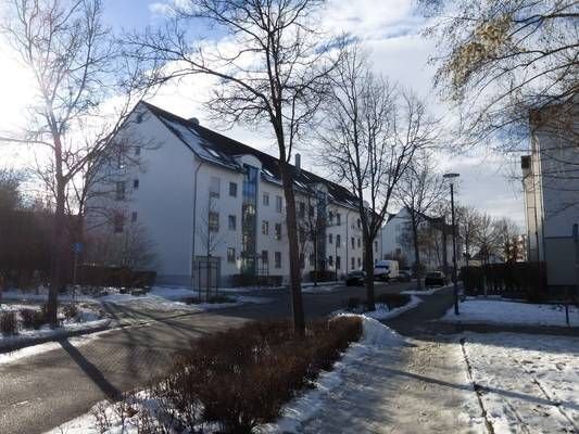 ÄUßERST GEPFLEGTE MAISONETTE-WOHNUNG MIT VIELEN EXTRAS + PRIVATGARTEN