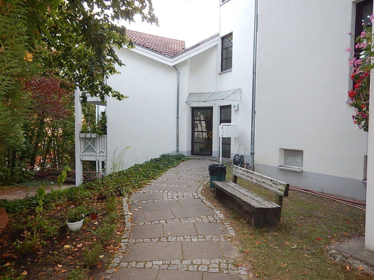 Modernes Wohnen mit Terrasse und 2 Balkonen - Foto 1