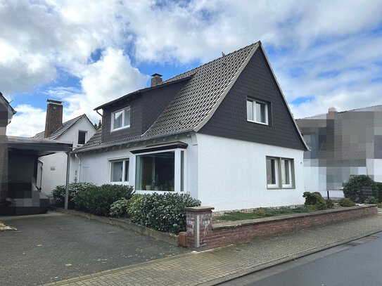 Schönes Einfamilienhaus mit Anbau und Garage