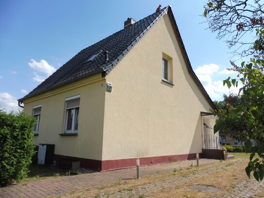 Cottbus-Gallinchen! Baugrundstücke mit Einfamilienhaus steht zum Verkauf.