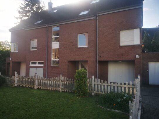 Maisonette Wohnung mit 3 Zimmern und Balkon in Krefeld-Fischeln