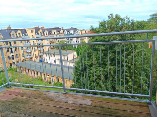 Gemütliche 4 Raumwohnung mit hofseitigen Balkon in der Südstadt zu vermieten