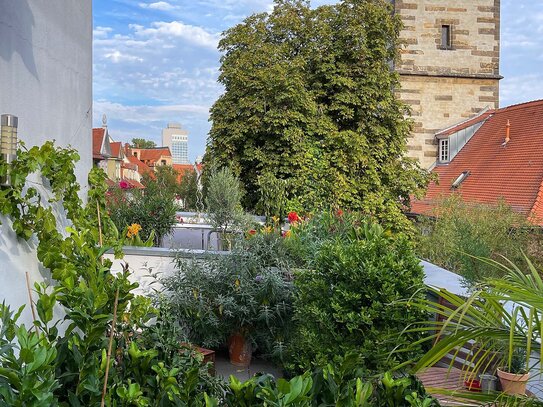 Schicke Stadtwohnung mit Dachterrasse und Balkon