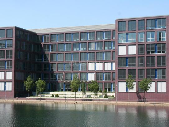 Blick über den Innenhafen - repräsentative Bürofläche mit hervorragender Ausstattung