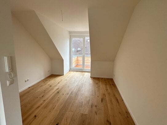 Erstbezug nach Kernsanierung! hochwertige 2-Raumwohnung mit Süd-West-Balkon, Vollbad mit Fenster uvw.