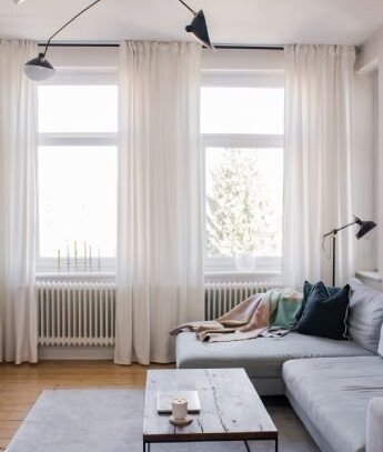 Tolle 4 Zimmer Wohnung mit Balkon, Altbau