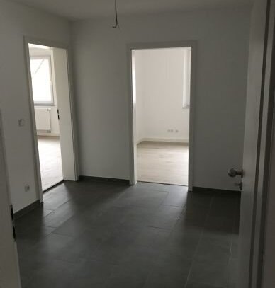 Helle 4 Zimmer 100 m² Wohnung im 1. Obergeschoss mit Hauswirtschaftsraum