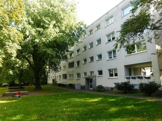 Im ersten OG mit Balkon, einzugsbereit! Ideal für eine kleine Familie!