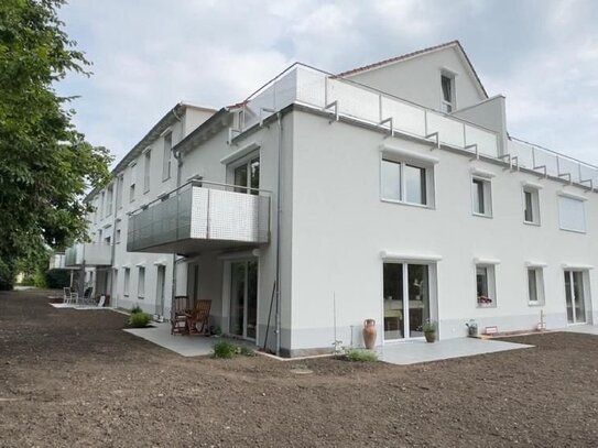 Optimale 3-Zi-Wohnung mit DACHTERRASSE (fast 30 m²), riesigem Wohn- / Koch-/ Essbereich (fast 50 m²), 2 Bädern u.v.m.