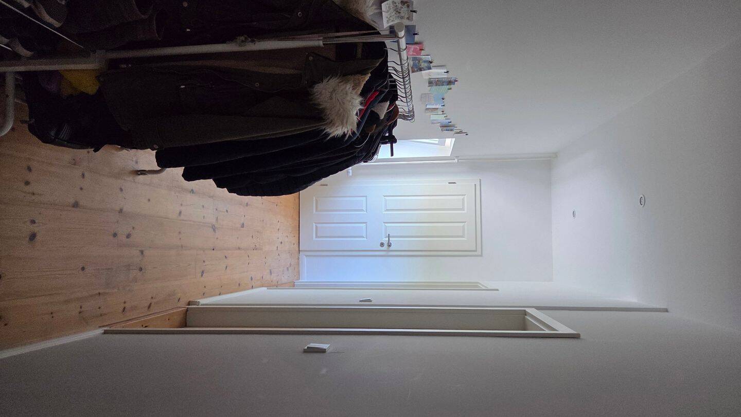 Nachmieter für möbilierte Zwei-Zimmer-Altbau Wohnung (55 qm) mit Küche, Wannenbad & Waschmaschine in Berlin Gesundbrunnen ab Ende Juli 2026 - Photo 1