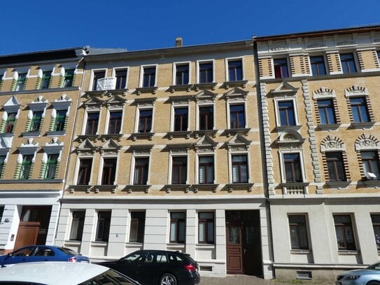 Sonnenwohnung in Leutzsch mit neuem Laminatboden + Wanne!