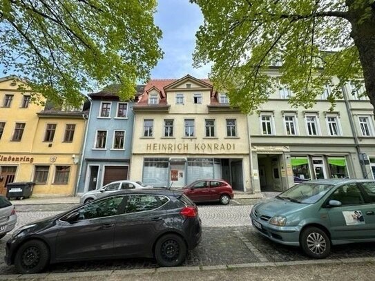 +++ Großes Zweifamilienhaus in zentraler Lage mit Weinkeller +++