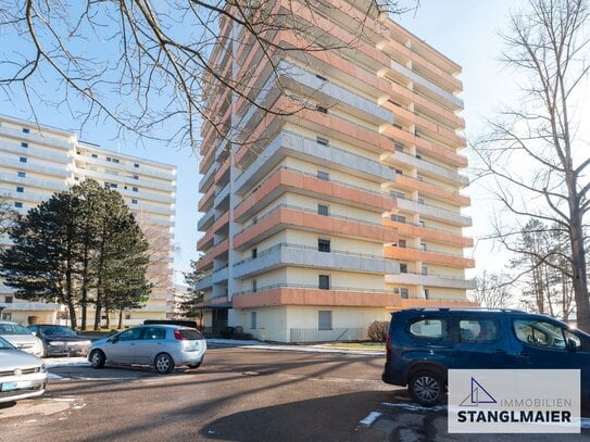 Gemütliches Heim! Große 2-Zimmer-Wohnung mit Süd/Ost-Balkon