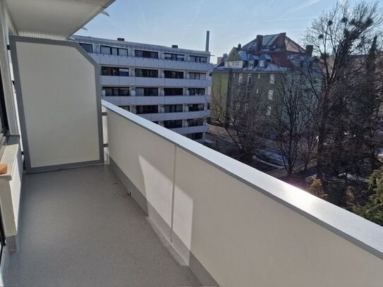 Wunderschön renoviertes Apartment mit Balkon und TG in München Neuhausen-Nymphenburg