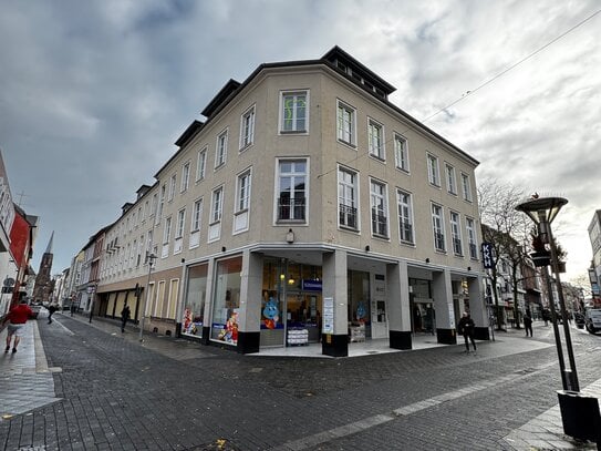 Gepflegtes Wohn - u. Geschäftshaus mit Tiefgarage in der Fußgängerzone