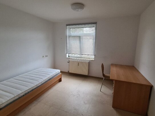 Frisch renoviertes und möbliertes Studentenapartment