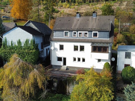 Wohnen mit Fernblick in außergewöhnlicher Lage von Bad Berleburg-Schwarzenau "Im Hüttental"