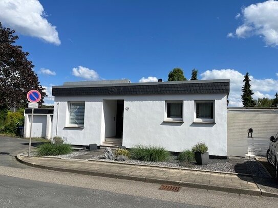 Traumhaftes Einfamilienhaus mit separatem Appartement und Garage in ruhiger, grüner Lage