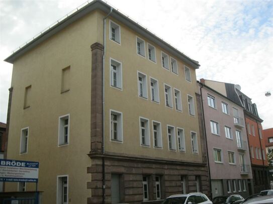 ** Attraktive City-Wohnung mit Tageslichtbad in Uni Nähe zum Selbstbezug **