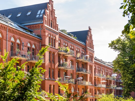 Modernes Ambiente in historischem Denkmal: Helle 2-Zimmer-Maisonette-Wohnung