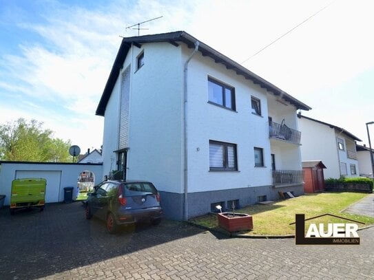 Zweifamilienhaus in Völklingen - Lauterbach mit Garten und Garage.