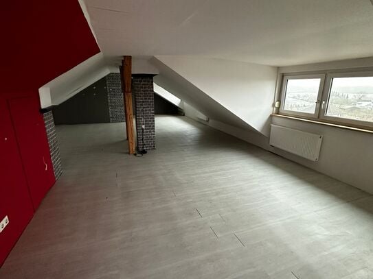 Charmante 71 m² Wohnung mit ausgebautem Dachgeschoss (ca. 30 m²) in ruhiger Lage