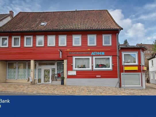 Attraktives Mehrfamilienhaus mit Gewerbefläche - Perfekt für Investoren & Kapitalanleger