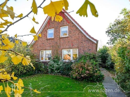 Bezugsfreies Einfamilienhaus mit großem Gartengrundstück