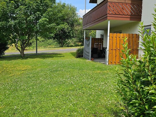 helle und freundliche 2-Zimmer-Souterrain-Wohnung mit Terrasse, Garten und Stellplatz