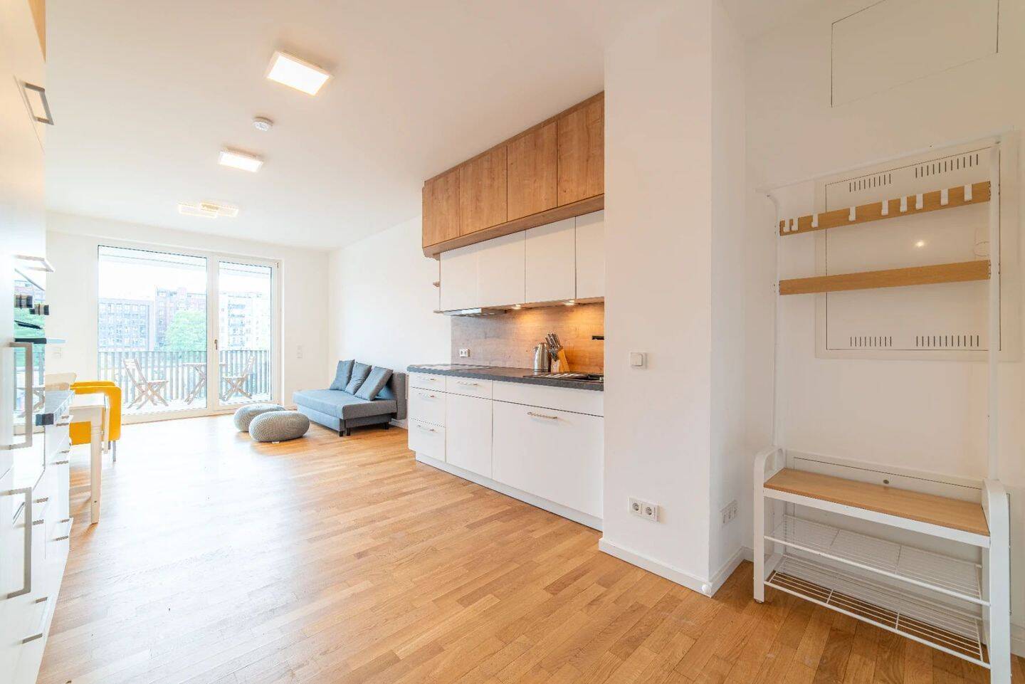 Premium 2-Room Living South-Facing the Berlin Wall - Photo 1
