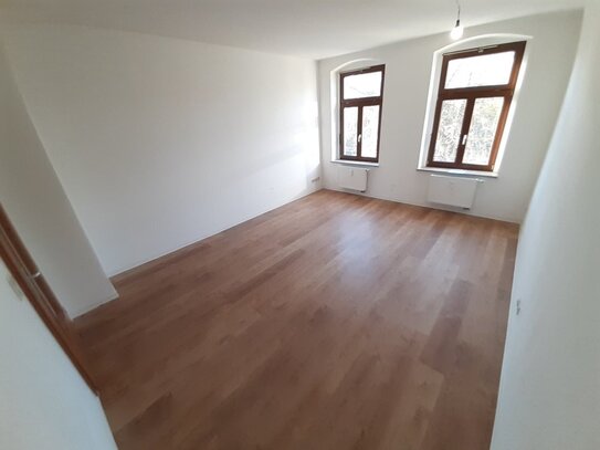 Tolle Wohnung, zentral gelegen mit Balkon und Einbauküche