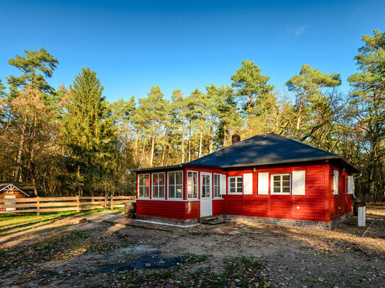 Heinze-Immobilien (IVD): Idyllische Ruhe am Waldrand im historischen Teehaus