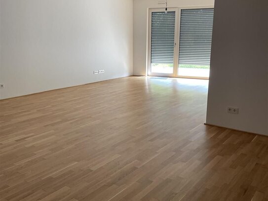 *** Ab sofort *** Großzügige und exklusive 2 Zimmer-Wohnung mit Terrasse und EBK