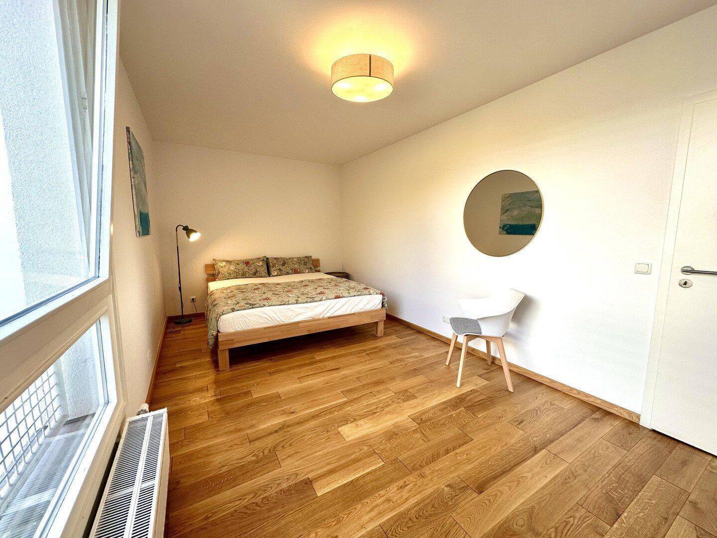 Zentrale & kernsanierte 3-Zimmer-Wohnung mit Loggia und Blick ins Grüne (befristet) - Foto 1