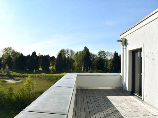 Freistehendes, neuwertiges Einfamilienhaus mit Garten am Park in Kladow