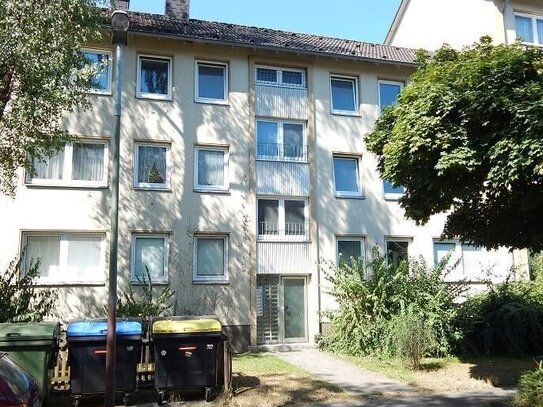 Innenstadtlage! Teilrenovierte 2,5-Zi.- Wohnung