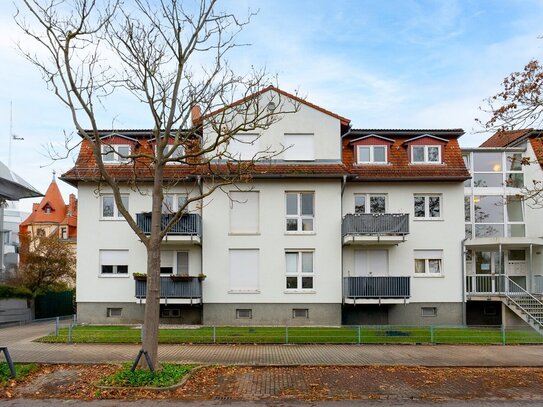 Kompaktes Singel-Apartment mit EBK und TG-Stellplatz in zukunftssicherer Lage DD-Trachau.