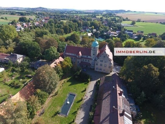 IMMOBERLIN.DE - Schloss Helmsdorf! Historisches Gutshaus mit viel Potential auf herrschaftlichem Anwesen an den Ufern d…