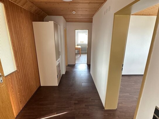 DG Wohnung, neu renoviert