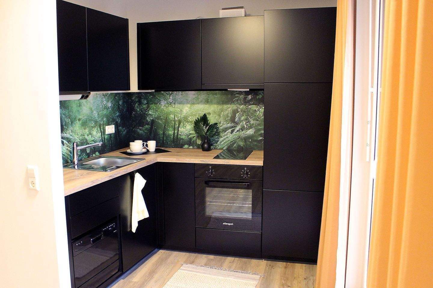 Möbliertes Penthouse XL-Apartment mit Dachterrasse - Foto 1