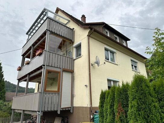 Kernsanierte Maisonette-Wohnung mit traumhafter Aussicht.