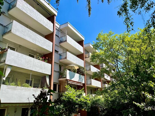 Ruhige 2-Zi-Wohnung mit Aufzug, Balkon, Fernwärme in top Lage - 2 Min. in die Nürnberger Altstadt