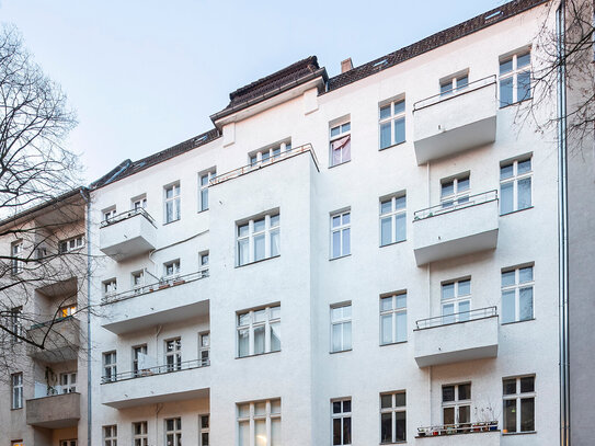 3-Zimmer-Altbauwohnung mit Balkon in begehrtem Weserkiez